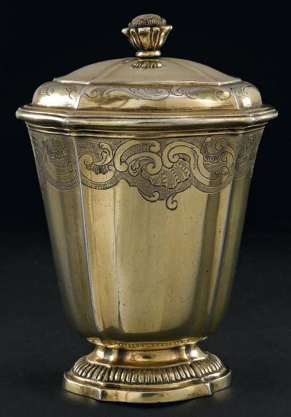 Louis XV silver gilt oval tulip form beaker and cover, with regence decoration and gadroon foot. | MasterArt